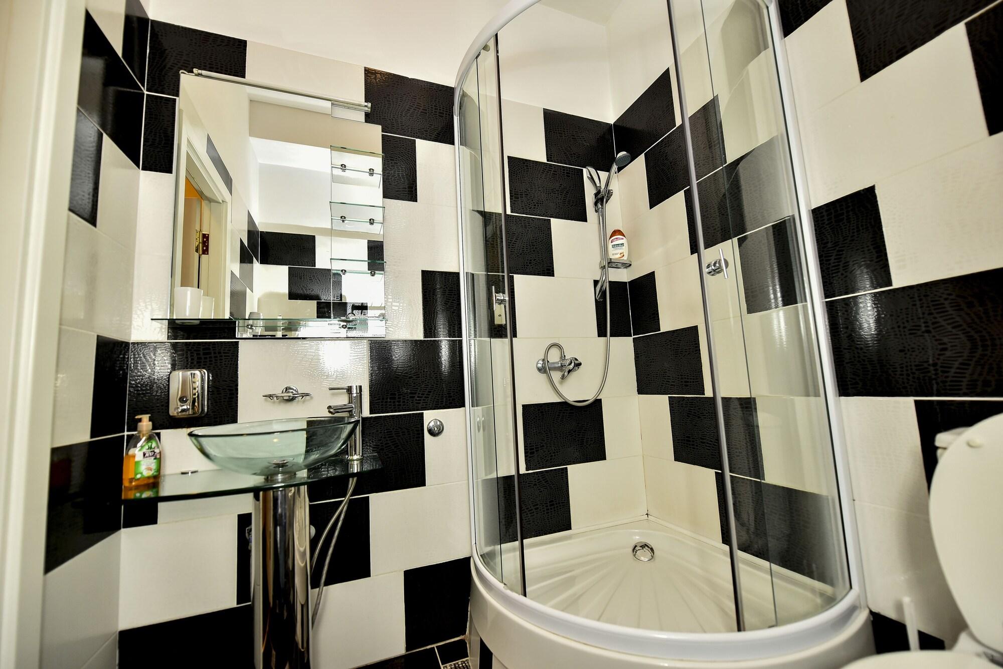 Mesogios Hotel Kisinyov Kültér fotó