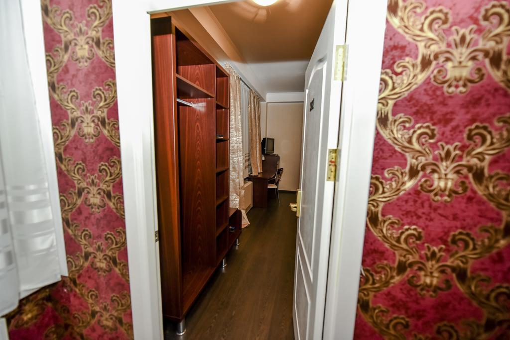 Mesogios Hotel Kisinyov Kültér fotó