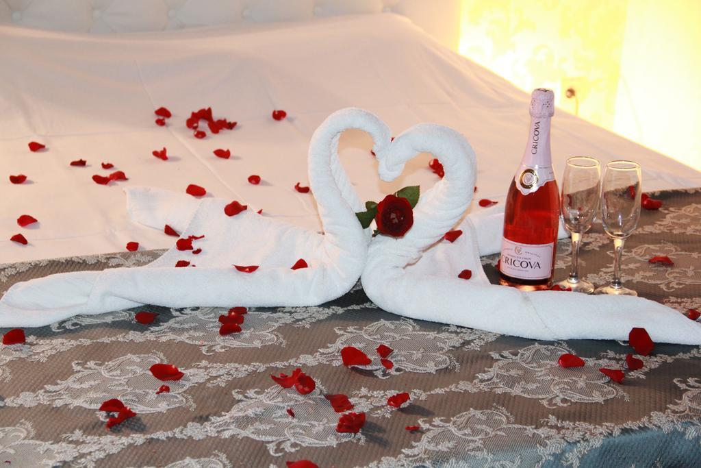 Mesogios Hotel Kisinyov Kültér fotó