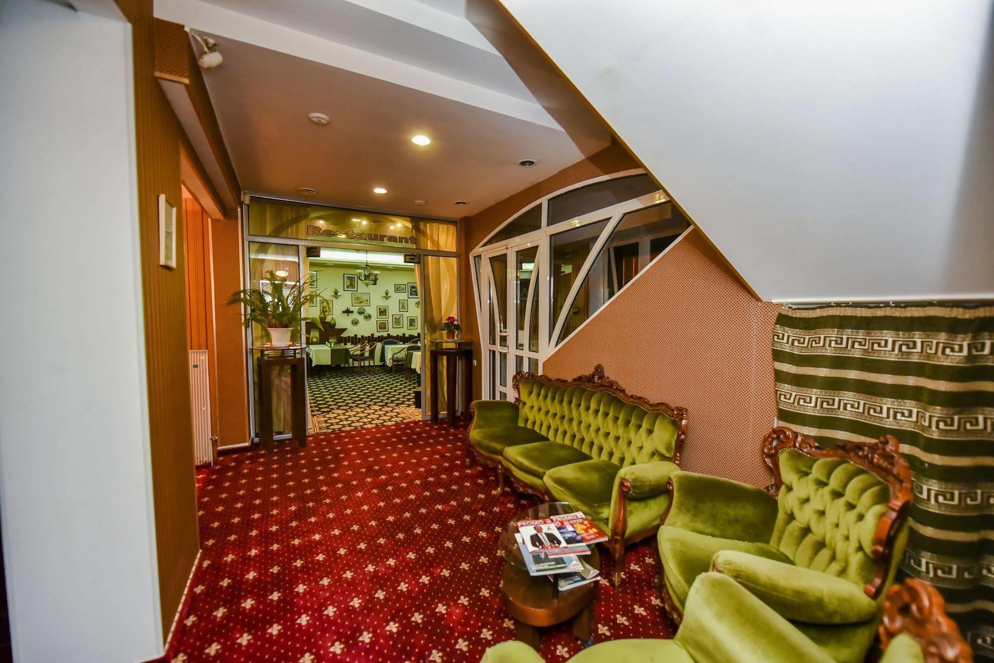 Mesogios Hotel Kisinyov Kültér fotó